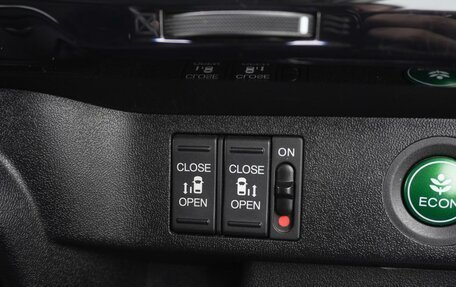 Honda Stepwgn IV, 2017 год, 2 365 000 рублей, 28 фотография