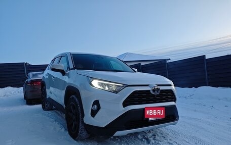 Toyota RAV4, 2021 год, 3 490 000 рублей, 4 фотография