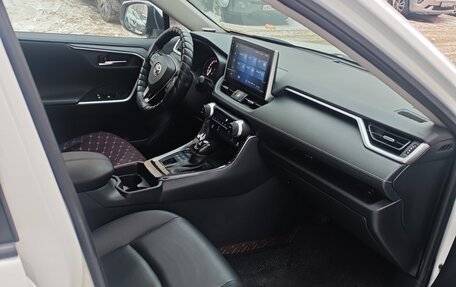 Toyota RAV4, 2021 год, 3 490 000 рублей, 8 фотография