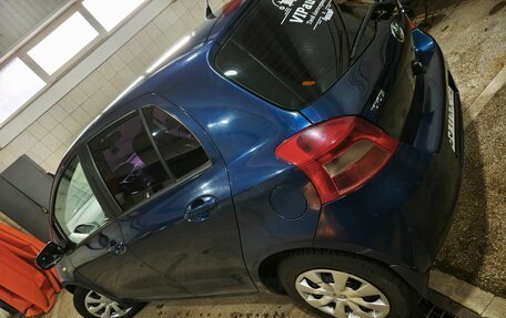 Toyota Yaris III рестайлинг, 2006 год, 500 000 рублей, 2 фотография