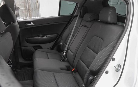 KIA Sportage IV рестайлинг, 2018 год, 2 390 000 рублей, 9 фотография