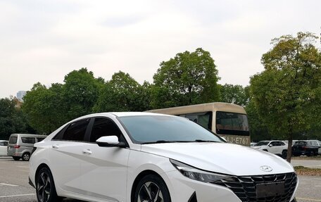 Hyundai Elantra, 2022 год, 1 450 000 рублей, 2 фотография