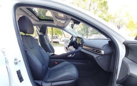Hyundai Elantra, 2021 год, 1 560 000 рублей, 13 фотография