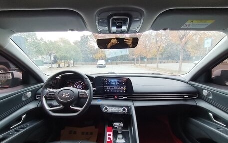 Hyundai Elantra, 2022 год, 1 450 000 рублей, 14 фотография