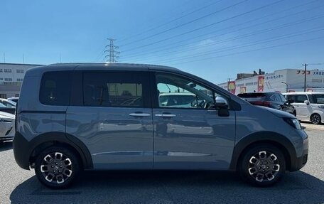 Honda Freed, 2025 год, 2 930 000 рублей, 4 фотография