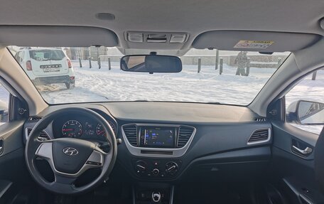 Hyundai Solaris II рестайлинг, 2018 год, 1 150 000 рублей, 10 фотография