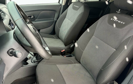 Renault Logan II, 2020 год, 1 100 000 рублей, 12 фотография