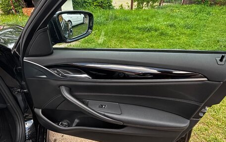 BMW 5 серия, 2018 год, 2 800 000 рублей, 10 фотография