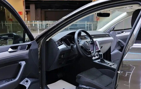 Volkswagen Passat B8 рестайлинг, 2018 год, 1 860 035 рублей, 14 фотография