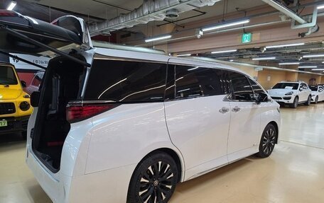 Toyota Alphard, 2024 год, 11 660 000 рублей, 4 фотография