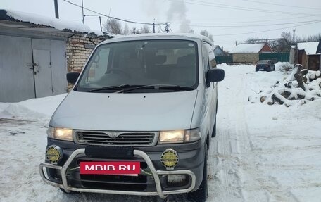Mazda Bongo Friendee i рестайлинг, 1998 год, 680 000 рублей, 9 фотография