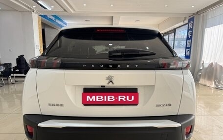 Peugeot 2008 II, 2022 год, 1 850 000 рублей, 4 фотография