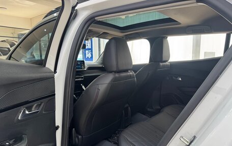 Peugeot 2008 II, 2022 год, 1 850 000 рублей, 7 фотография