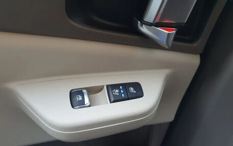 KIA Carnival, 2025 год, 6 230 000 рублей, 14 фотография