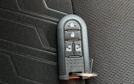 Toyota Roomy I, 2019 год, 980 000 рублей, 22 фотография