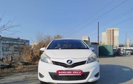 Toyota Vitz, 2013 год, 750 000 рублей, 4 фотография