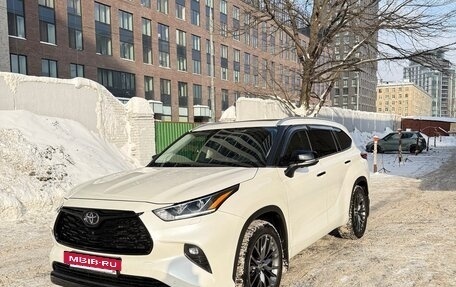 Toyota Highlander, 2021 год, 5 599 000 рублей, 2 фотография