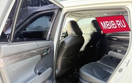 Toyota Highlander, 2021 год, 5 599 000 рублей, 10 фотография