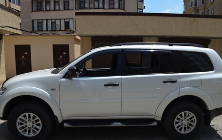 Mitsubishi Pajero Sport II рестайлинг, 2014 год, 1 800 000 рублей, 4 фотография