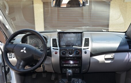 Mitsubishi Pajero Sport II рестайлинг, 2014 год, 1 800 000 рублей, 16 фотография