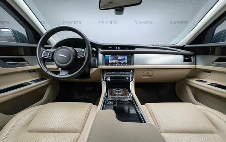 Jaguar XF II, 2016 год, 2 457 000 рублей, 13 фотография