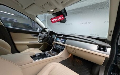 Jaguar XF II, 2016 год, 2 457 000 рублей, 11 фотография