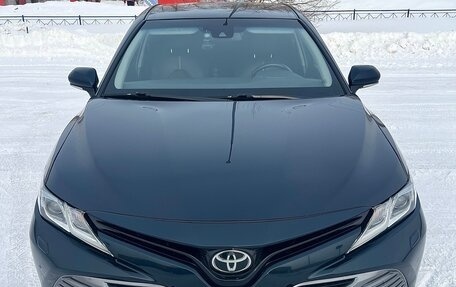 Toyota Camry, 2018 год, 2 445 000 рублей, 1 фотография