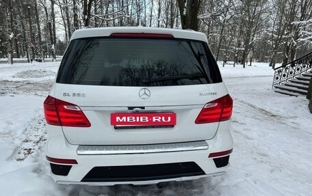 Mercedes-Benz GL-Класс, 2015 год, 2 160 000 рублей, 5 фотография