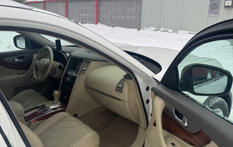 Infiniti QX70, 2013 год, 1 600 000 рублей, 10 фотография