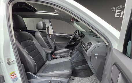 Volkswagen Tiguan II, 2022 год, 4 271 000 рублей, 7 фотография