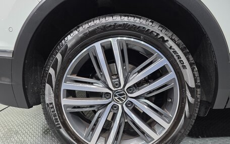 Volkswagen Tiguan II, 2022 год, 4 271 000 рублей, 15 фотография