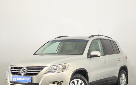 Volkswagen Tiguan I, 2011 год, 979 000 рублей, 2 фотография