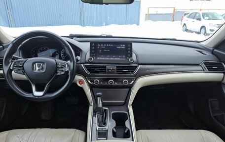 Honda Accord IX рестайлинг, 2017 год, 2 159 000 рублей, 14 фотография