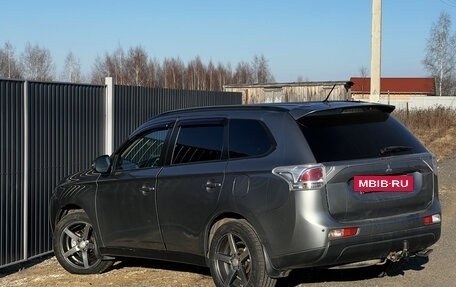 Mitsubishi Outlander III рестайлинг 3, 2012 год, 1 300 000 рублей, 6 фотография