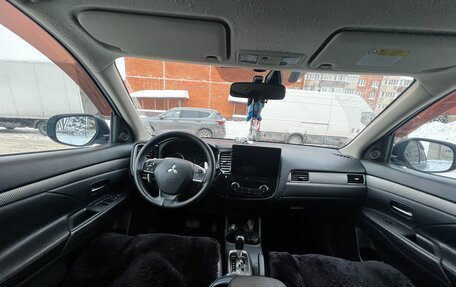 Mitsubishi Outlander III рестайлинг 3, 2012 год, 1 300 000 рублей, 9 фотография