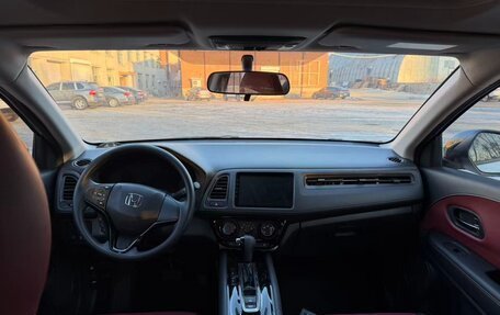 Honda Vezel, 2021 год, 1 590 000 рублей, 24 фотография