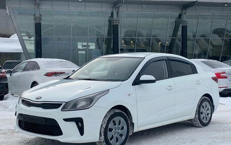 KIA Rio IV, 2018 год, 975 000 рублей, 3 фотография