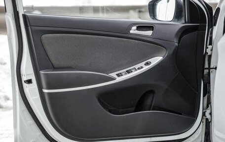 Hyundai Solaris II рестайлинг, 2013 год, 678 000 рублей, 12 фотография