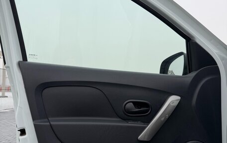 Renault Logan II, 2019 год, 990 000 рублей, 10 фотография