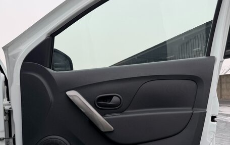 Renault Logan II, 2019 год, 990 000 рублей, 15 фотография