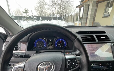 Toyota Camry, 2017 год, 2 350 000 рублей, 8 фотография