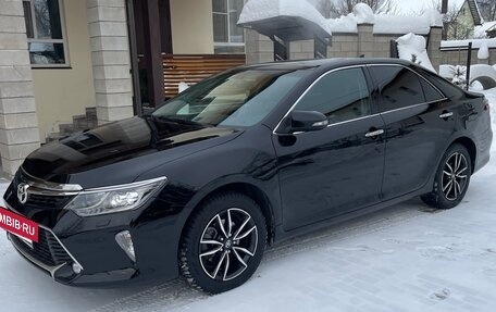 Toyota Camry, 2017 год, 2 350 000 рублей, 5 фотография