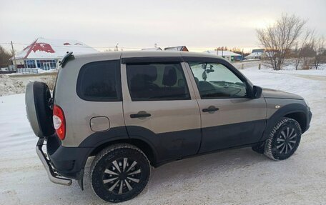 Chevrolet Niva I рестайлинг, 2018 год, 750 000 рублей, 3 фотография