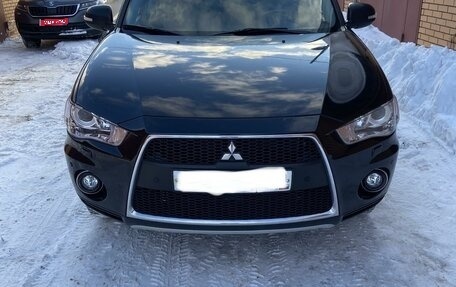 Mitsubishi Outlander III рестайлинг 3, 2011 год, 1 430 000 рублей, 1 фотография