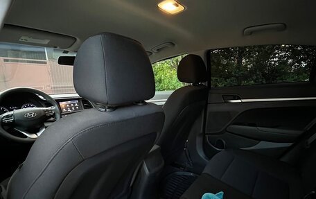 Hyundai Elantra VI рестайлинг, 2018 год, 1 390 000 рублей, 6 фотография