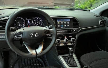 Hyundai Elantra VI рестайлинг, 2018 год, 1 390 000 рублей, 4 фотография