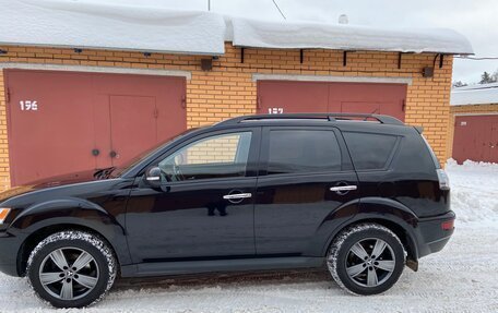 Mitsubishi Outlander III рестайлинг 3, 2011 год, 1 430 000 рублей, 4 фотография