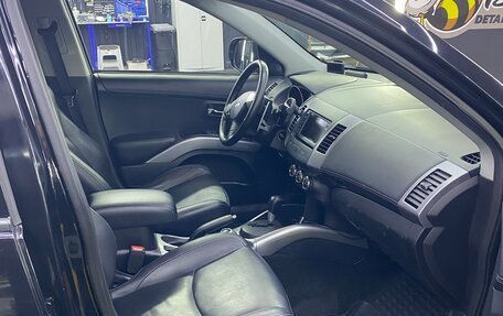 Mitsubishi Outlander III рестайлинг 3, 2011 год, 1 430 000 рублей, 10 фотография