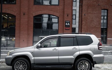 Toyota Land Cruiser Prado 120 рестайлинг, 2003 год, 2 150 000 рублей, 3 фотография