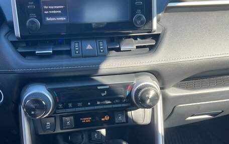 Toyota RAV4, 2021 год, 4 500 000 рублей, 4 фотография